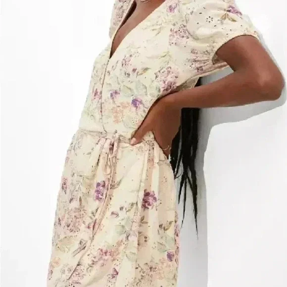 American  Eagle Floral Romper Wrap Front Cream Playsuit Cottage Core Size XS - Picture 2 of 16